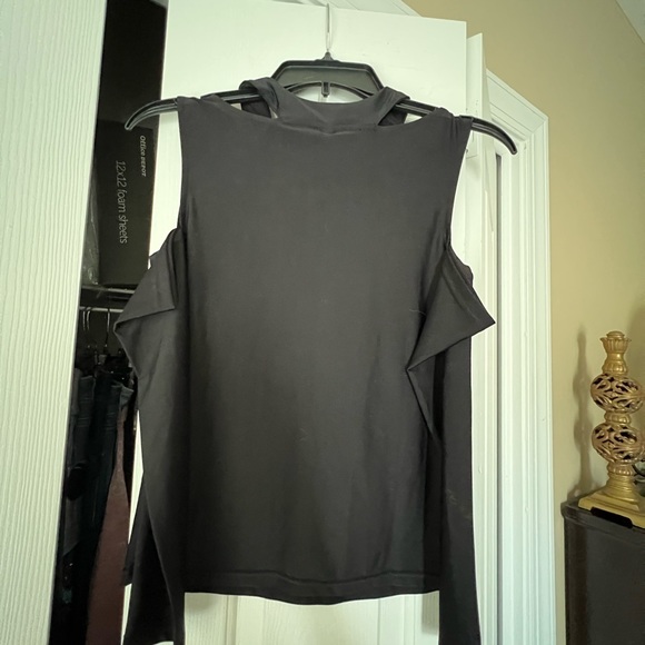 May & Maya Black Cold Shoulder Cut Out Long Sleeve Top Size Small - Picture 4 of 5